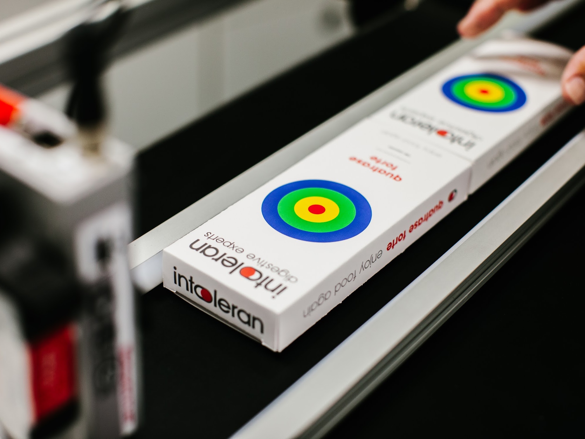 producción de Intoleran